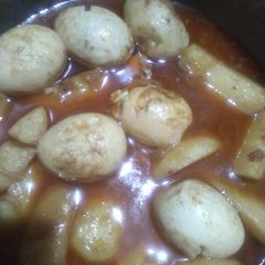 A picture of Lazeez Anday Aloo.