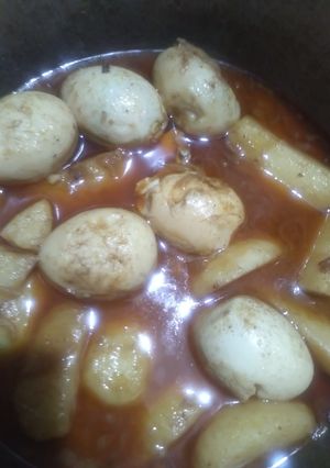 A picture of Lazeez Anday Aloo.