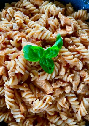 Paradicsomos-csirkés pasta recept fotója