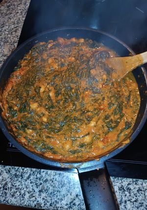 A picture of Spinach with Chickpeas.
