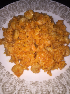 Una foto de Arroz con gambas