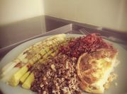 Une photo de betteraves crues en cuisson