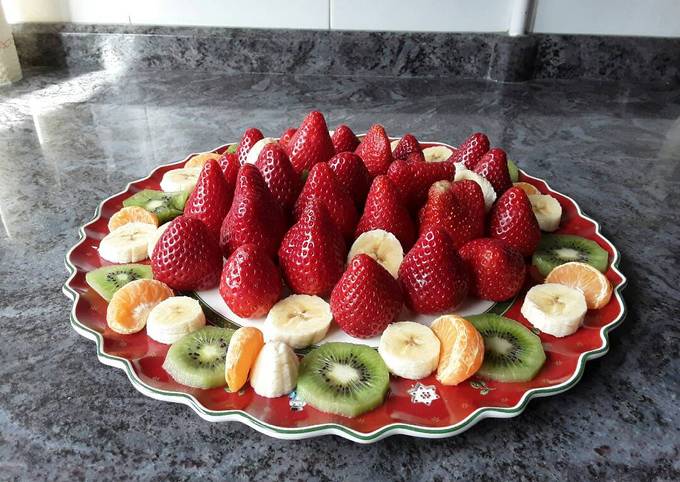 fresh fruit plate / Plato de fruta fresca de temporada. - Picture
