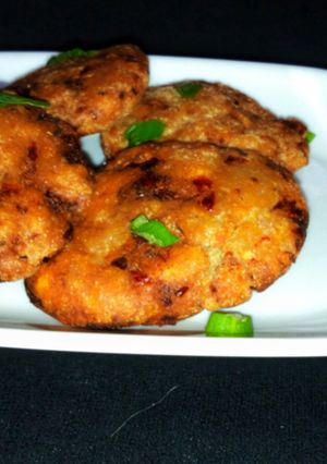 A picture of Garri /Semo fritters.