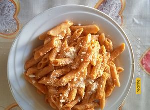Foto di Pasta integrale con sugo al pomodoro e stracchino
