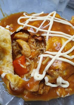 A picture of Japanese style- Omelette Curry rice.