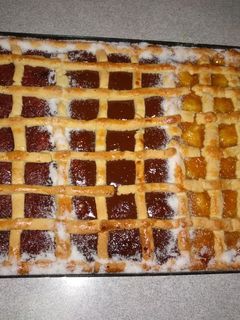 Una foto de Pasta frola ! de tres gustos (membrillo, barata y dulce de leche)