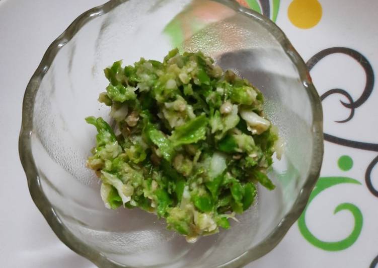 Simple Way to Prepare Quick Green chilli Thecha