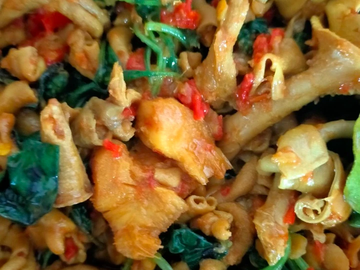 Cara Mudah Membikin Resep Usus Ayam bumbu kuning daun kemangi yang  Bikin Ketagihan Anti Ribet, Lezat Sekali