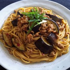 A picture of Pork & Eggplant Spaghetti with Miso Sauce.