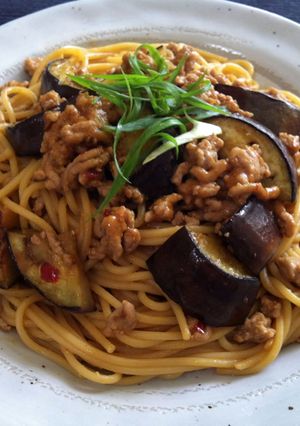 A picture of Pork & Eggplant Spaghetti with Miso Sauce.
