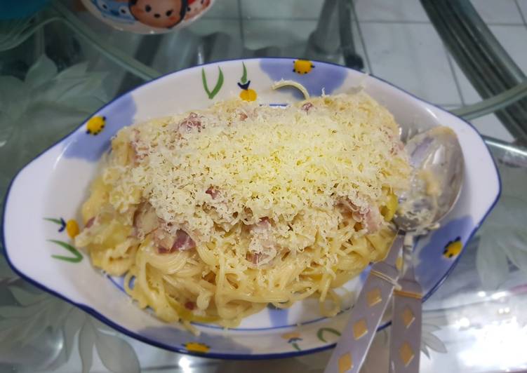 Cara Gampang Membuat Spaghetti Bacon Carbonara Anti Gagal