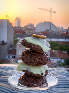 Una foto de 🥨🍫Galletas de chocolate y pretzels 🍫🥨