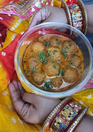 मारवाड़ी गोविंद गट्टे की सब्ज़ी (marwari govind gatte ki sabzi recipe in Hindi) रेसिपी मुख्य फोटो