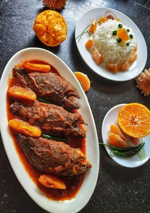 A picture of Koi Komola(Climbing Fish cooked with Orange juice).