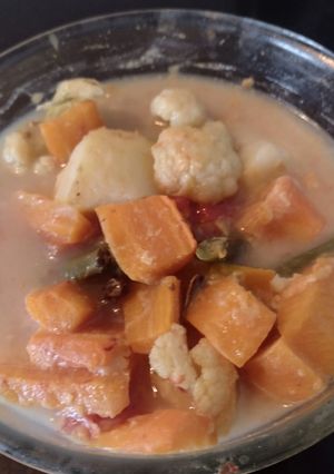 ভেজিটেবল স্ট্যু (vegetable stew recipe in Bengali) রেসিপির প্রধান ছবি