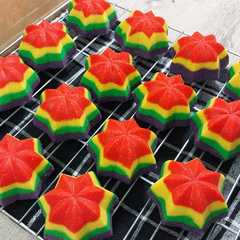รูปของ Rainbow cake mini ekonomis 1 Telur