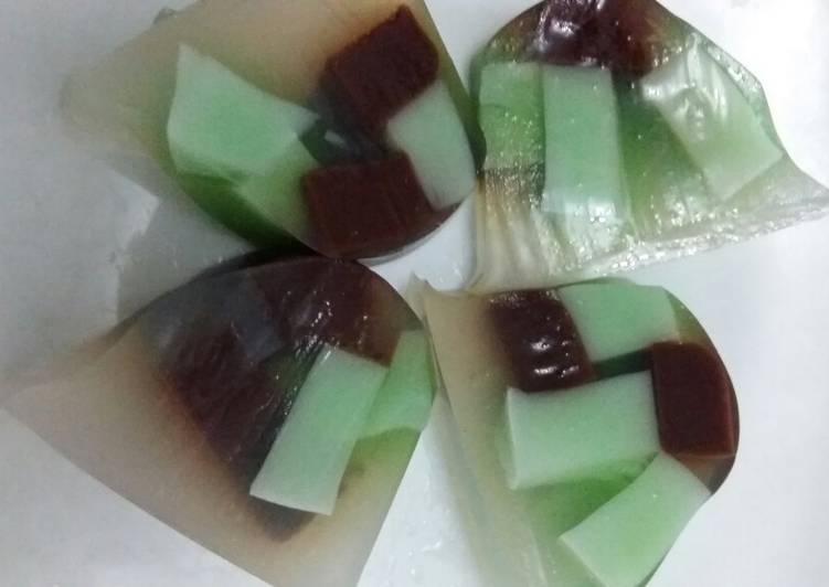 Bagaimana Menyiapkan Puding kaca yang Lezat Sekali