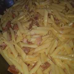 Una foto de Salsa carbonara con chorizo español