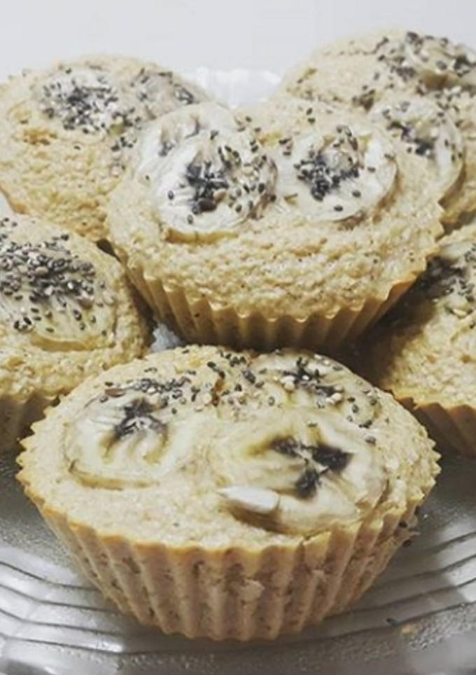 Una foto de Muffins de avena y yogurt rellenos con dulce de leche