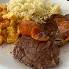 Foto principal de Carne al vino tinto en multiolla