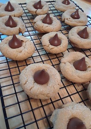 A picture of Peanut Butter Blossoms.