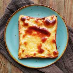 A picture of Milk Cheese Toast / Roti Panggang Susu Keju.