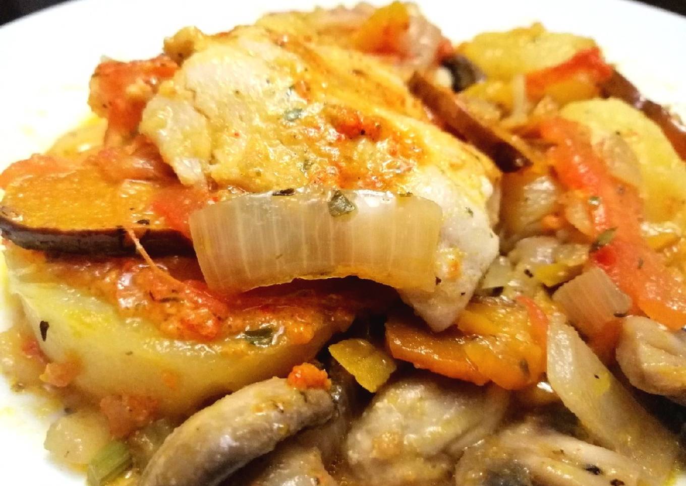 Volteado de Filete de Pescado, Vegetales & Papas