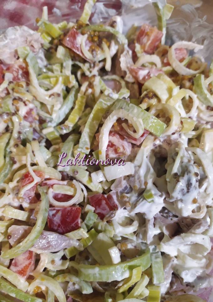 Салат з копченою куркою