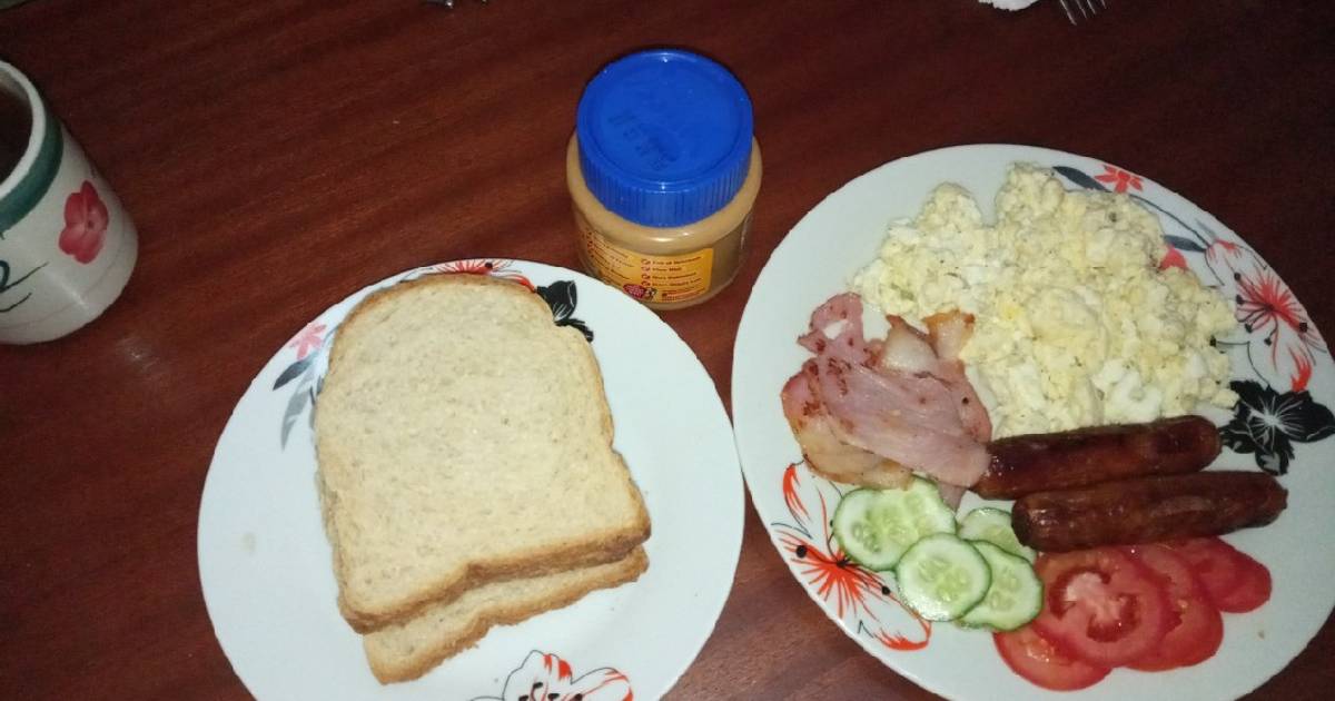 Scrambled Eggs Bacon And Sausages Breakfastcontest Recipe By Racquel Gakenia Cookpad