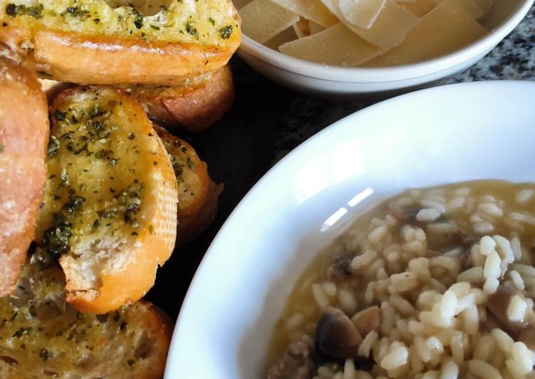 Risotto de setas y butifarra