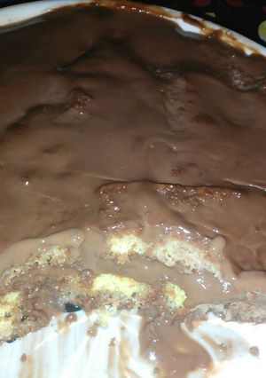 Una foto de Postre de chocolate con torta matera de limón😉