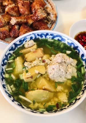 Hình của món Tuần 38: Canh khoai sọ vàng nấu cua.