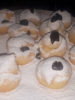 Una foto de Buñuelitos de azúcar y chocolate😋