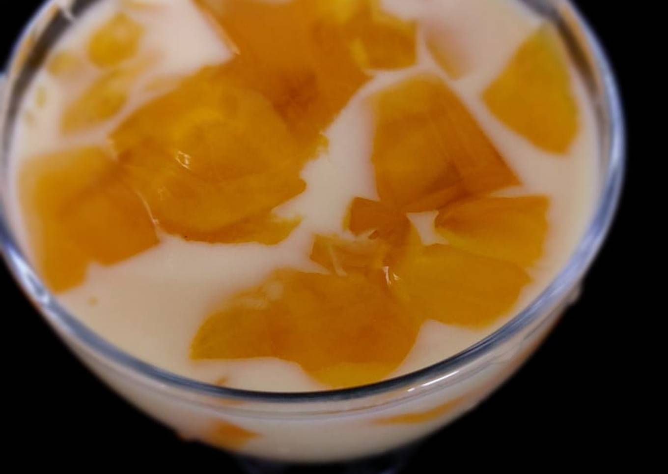 Mango jelly custard