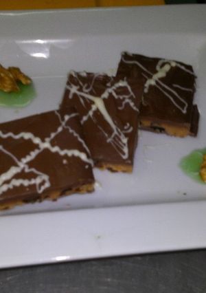 Una foto de Turrón de chocolate a base de galletitas