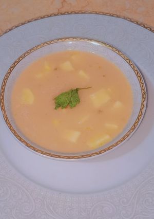 A picture of Zucchini Onion Soup.