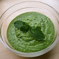 A picture of Coriander Mint chutney.