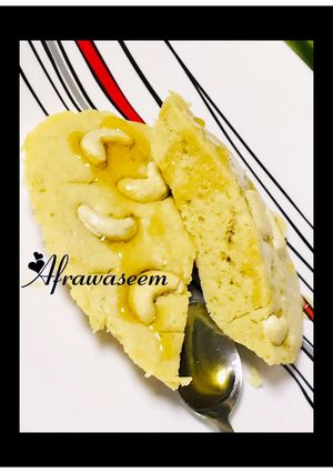 A picture of 1 minute microwave cashew bread.