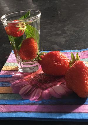 Une photo de Soda aux fraises et menthe