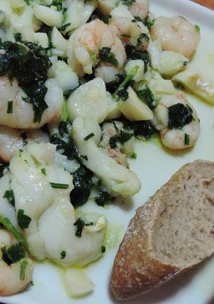 Foto principal de Gambas y Bacalao al ajillo