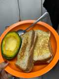 Roti panggang selai alpukat