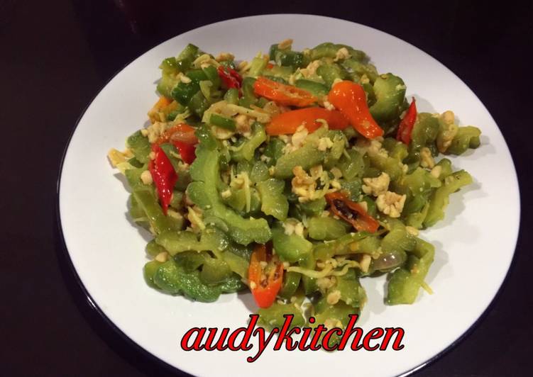 Langkah Mudah untuk Membuat Tumis pare teri tempe Anti Gagal