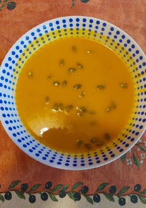Sütőtök krémleves tökmaggal recept fotója