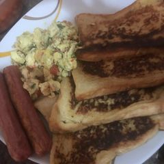 A picture of French Toast Bread.