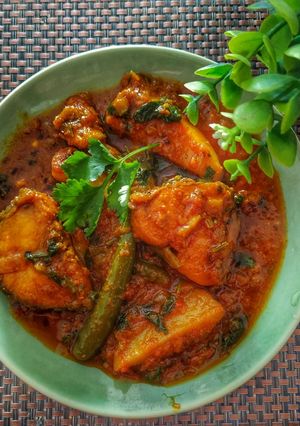 আলু দিয়ে রুই মাছের ঝোল (aloo diye rui macher jhol recipe in Bengali) রেসিপির প্রধান ছবি