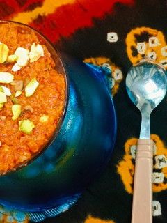 ગાજર નો હલવો (Carrot Halwa Recipe In Gujarati) રેસીપી મુખ્ય ફોટો