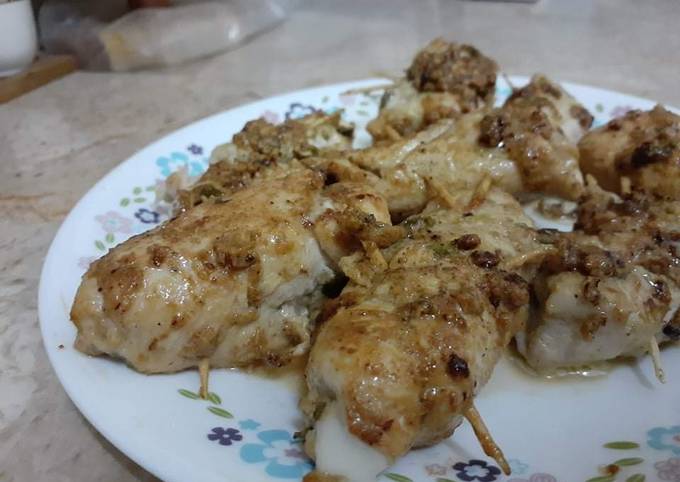 Steps to Prepare Eric Ripert Cheesy chicken kabab rolls