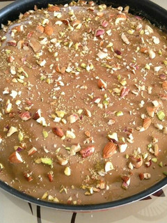صورة لوصفة كاتو القهوه بالمكسرات المجروشه