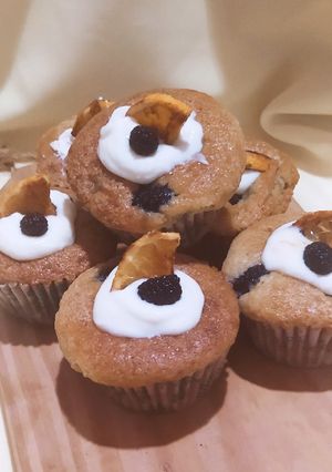 Una foto de Muffins Veganos De Naranja Y Moras